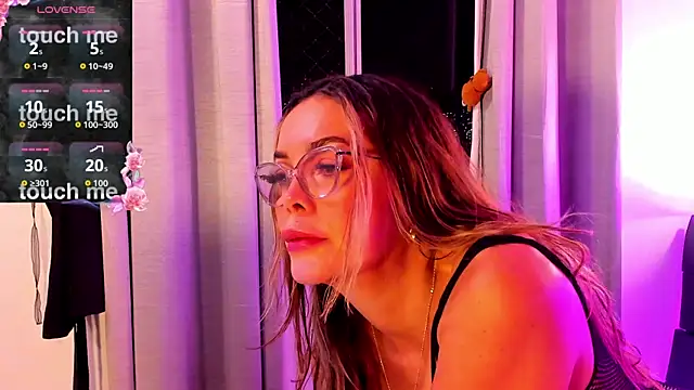 Snapshot of venus_desired260669 chatting on 11/27/25, 01:07 venus desired260669 online show from 11/27/25, 01:07