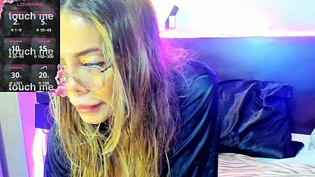 Snapshot of venus_desired260669 chatting on 11/27/25, 01:57 venus desired260669 online show from 11/27/25, 01:57