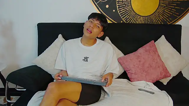 Snapshot of Liam_Sinclair chatting on 02/17/26, 08:37 Liam Sinclair online show from 02/17/26, 08:37