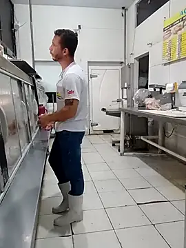 Snapshot of RobertoLuiz84 chatting on 03/14/26, 03:17 RobertoLuiz84 online show from 03/14/26, 03:17