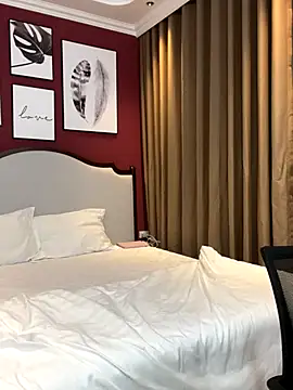 Queen-of-Love online show from 11/22/25, 09:58