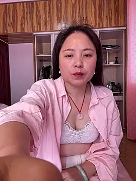 Snapshot of tianwei2567 chatting on 04/19/26, 12:22 tianwei2567 online show from 04/19/26, 12:22