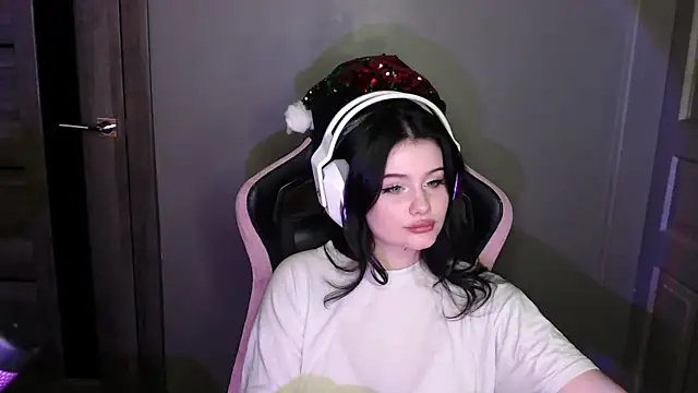 Moon raven online show from 01/08/26, 12:24