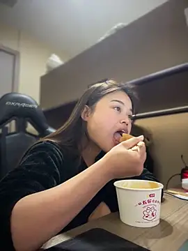 Snapshot of Toffee-00 chatting on 03/16/26, 07:34 Toffee-00 online show from 03/16/26, 07:34