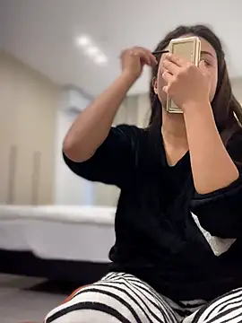 Snapshot of Toffee-00 chatting on 03/25/26, 07:58 Toffee-00 online show from 03/25/26, 07:58