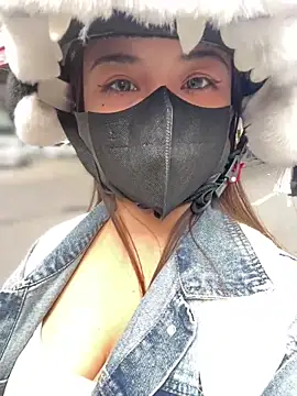 Snapshot of Toffee-00 chatting on 04/16/26, 08:15 Toffee-00 online show from 04/16/26, 08:15