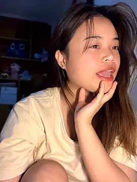 Snapshot of Toffee-00 chatting on 04/19/26, 08:57 Toffee-00 online show from 04/19/26, 08:57