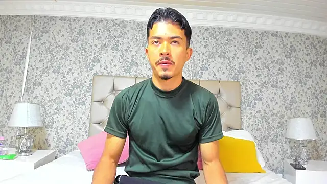 Snapshot of NicolaiKarav chatting on 11/26/25, 10:05 NicolaiKarav online show from 11/26/25, 10:05