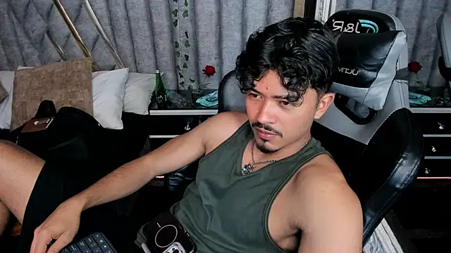 Snapshot of NicolaiKarav chatting on 07/12/26, 12:56 NicolaiKarav online show from 07/12/26, 12:56