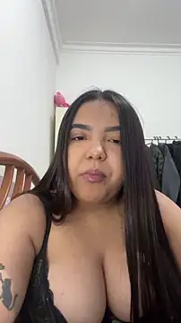 Snapshot of princezzc chatting on 12/17/25, 01:55 princezzc online show from 12/17/25, 01:55