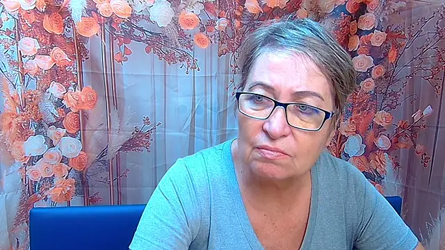 Snapshot of OlgaLuck chatting on 11/24/25, 06:35 OlgaLuck online show from 11/24/25, 06:35