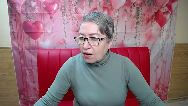 Snapshot of OlgaLuck chatting on 03/18/26, 06:05 OlgaLuck online show from 03/18/26, 06:05