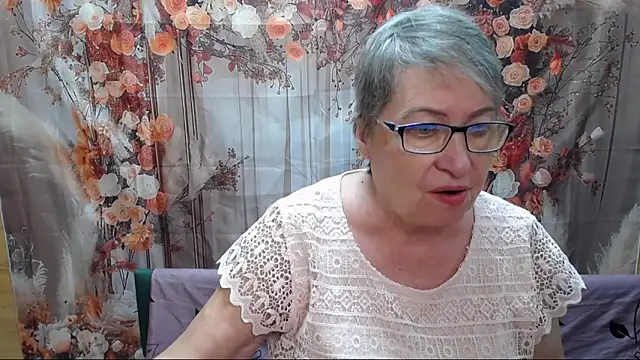 Snapshot of OlgaLuck chatting on 03/24/26, 06:18 OlgaLuck online show from 03/24/26, 06:18