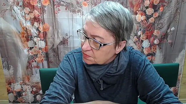 Snapshot of OlgaLuck chatting on 03/25/26, 06:19 OlgaLuck online show from 03/25/26, 06:19