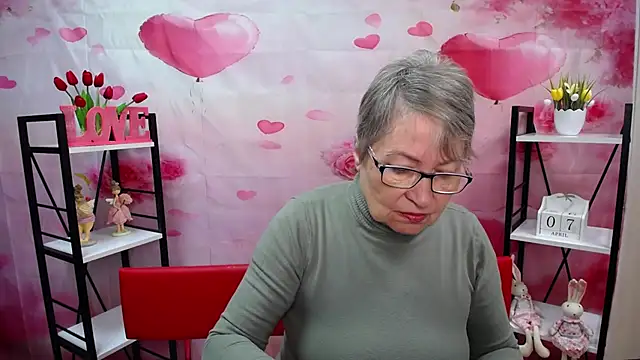 Snapshot of OlgaLuck chatting on 04/07/26, 05:08 OlgaLuck online show from 04/07/26, 05:08