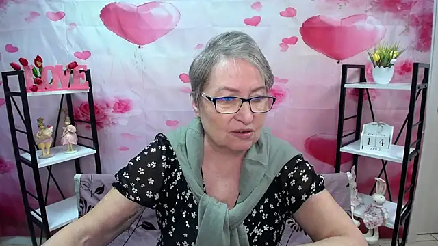 Snapshot of OlgaLuck chatting on 04/14/26, 05:35 OlgaLuck online show from 04/14/26, 05:35