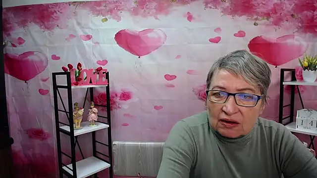 Snapshot of OlgaLuck chatting on 04/15/26, 05:03 OlgaLuck online show from 04/15/26, 05:03