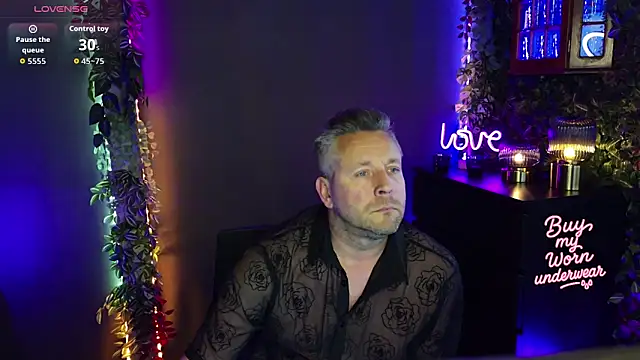 Snapshot of Hunter_Fl chatting on 04/15/26, 03:52 Hunter Fl online show from 04/15/26, 03:52