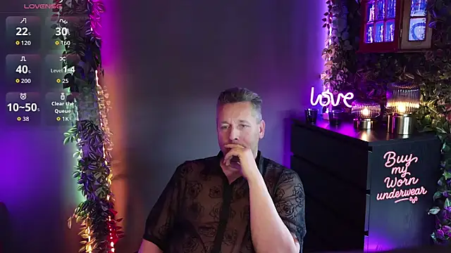 Snapshot of Hunter_Fl chatting on 04/20/26, 03:48 Hunter Fl online show from 04/20/26, 03:48