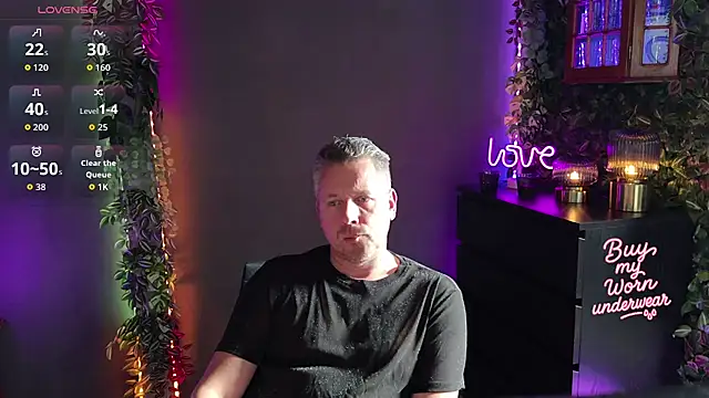 Snapshot of Hunter_Fl chatting on 04/22/26, 03:57 Hunter Fl online show from 04/22/26, 03:57