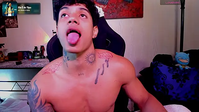 Snapshot of aress_damon chatting on 03/19/26, 10:25 aress damon online show from 03/19/26, 10:25