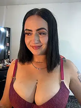 Snapshot of emily_acorn chatting on 11/24/25, 06:02 emily acorn online show from 11/24/25, 06:02