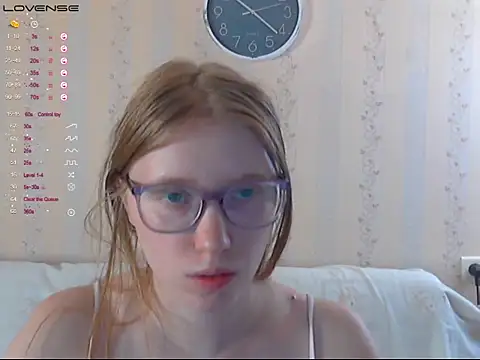 LustfulSarah online show from 10/04/25, 07:23