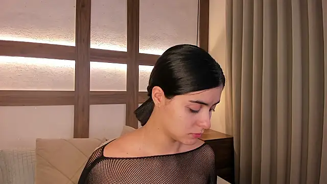 Snapshot of SarhaVega chatting on 03/06/26, 12:34 SarhaVega online show from 03/06/26, 12:34