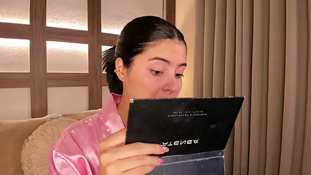 Snapshot of SarhaVega chatting on 03/21/26, 01:05 SarhaVega online show from 03/21/26, 01:05