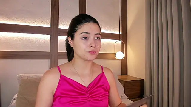 Snapshot of SarhaVega chatting on 04/04/26, 12:46 SarhaVega online show from 04/04/26, 12:46