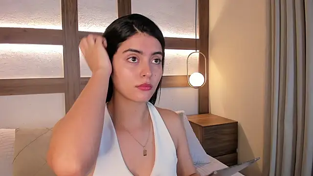 Snapshot of SarhaVega chatting on 04/19/26, 01:32 SarhaVega online show from 04/19/26, 01:32