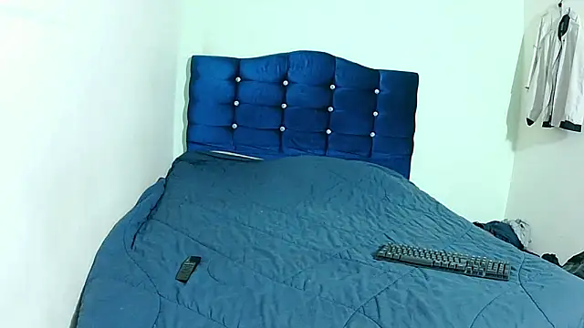 Snapshot of ashleey_palmer chatting on 03/20/26, 11:42 ashleey palmer online show from 03/20/26, 11:42