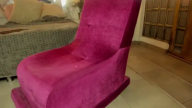 Snapshot of Mysterius_Woman chatting on 04/14/26, 11:05 Mysterius Woman online show from 04/14/26, 11:05