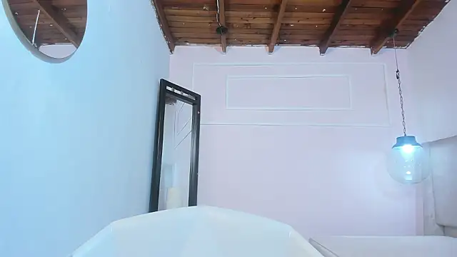 Snapshot of Izelevans chatting on 03/20/26, 12:10 Izelevans online show from 03/20/26, 12:10