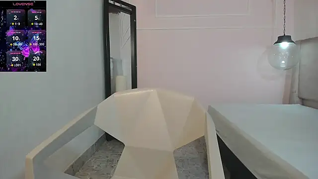 Snapshot of Izelevans chatting on 03/21/26, 01:05 Izelevans online show from 03/21/26, 01:05