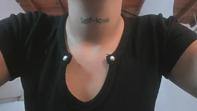 Snapshot of Izelevans chatting on 03/29/26, 11:32 Izelevans online show from 03/29/26, 11:32