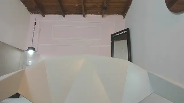 Snapshot of Izelevans chatting on 04/06/26, 10:05 Izelevans online show from 04/06/26, 10:05