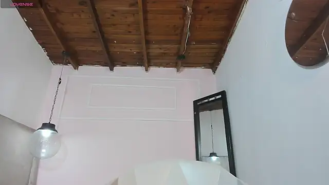 Snapshot of Izelevans chatting on 04/27/26, 12:25 Izelevans online show from 04/27/26, 12:25