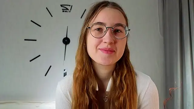 DebbraBickler online show from 11/30/25, 06:12