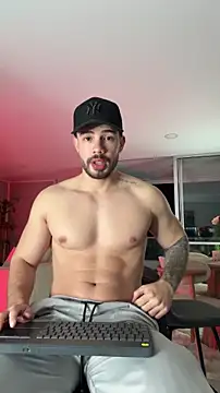 Snapshot of Valenthino_Salvatore chatting on 12/20/25, 04:19 Valenthino Salvatore online show from 12/20/25, 04:19