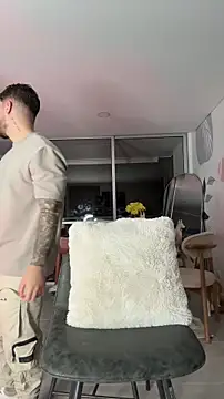 Snapshot of Valenthino_Salvatore chatting on 02/02/26, 04:44 Valenthino Salvatore online show from 02/02/26, 04:44