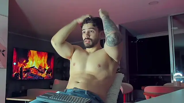 Snapshot of Valenthino_Salvatore chatting on 02/11/26, 05:01 Valenthino Salvatore online show from 02/11/26, 05:01