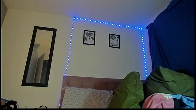 Snapshot of exotis_tiahara777 chatting on 04/12/26, 08:19 exotis tiahara777 online show from 04/12/26, 08:19