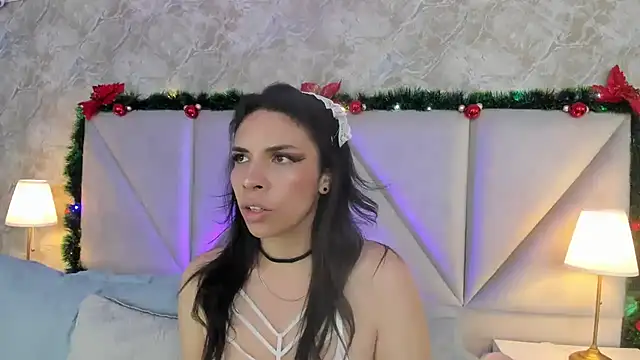 Viiolet Stone online show from 12/19/25, 08:49