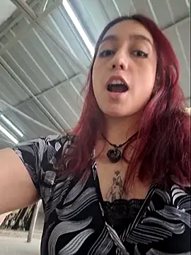 Snapshot of Eveeelyn25 chatting on 03/17/26, 10:13 Eveeelyn25 online show from 03/17/26, 10:13