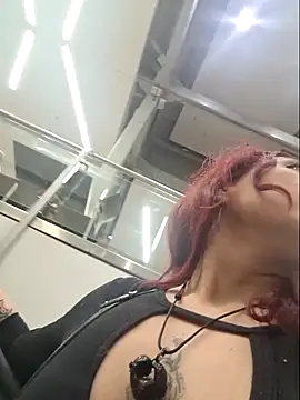 Snapshot of Eveeelyn25 chatting on 03/22/26, 12:03 Eveeelyn25 online show from 03/22/26, 12:03