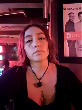 Snapshot of Eveeelyn25 chatting on 04/02/26, 01:47 Eveeelyn25 online show from 04/02/26, 01:47