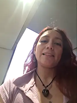 Snapshot of Eveeelyn25 chatting on 04/11/26, 11:09 Eveeelyn25 online show from 04/11/26, 11:09