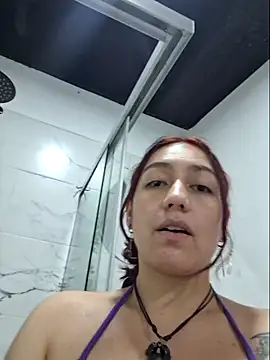 Snapshot of Eveeelyn25 chatting on 04/22/26, 11:28 Eveeelyn25 online show from 04/22/26, 11:28