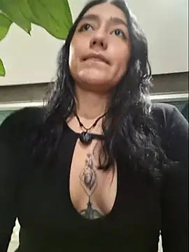 Snapshot of Eveeelyn25 chatting on 05/24/26, 12:37 Eveeelyn25 online show from 05/24/26, 12:37